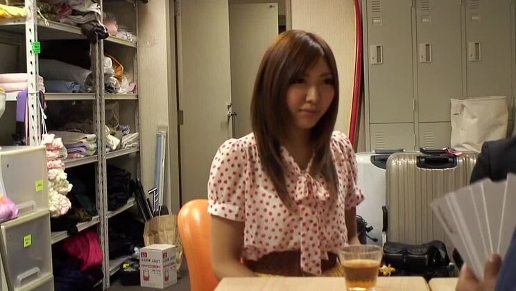 Heißeste japanische Hure in exotischem Blowjob, Teens JAV-Szene