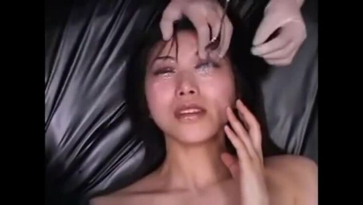 Sperma-Manie: Sperma im Auge, Teil 1