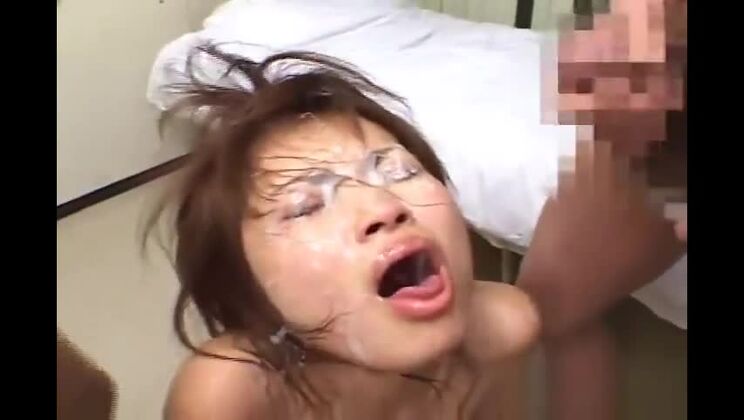 Verrückter XXX-Clip Bukkake, die verrückteste Hübsche