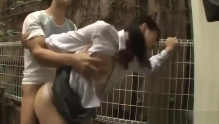 Heißestes japanisches Mädchen in einem wilden JAV-Film mit kleinen Brüsten – jetzt ansehen!