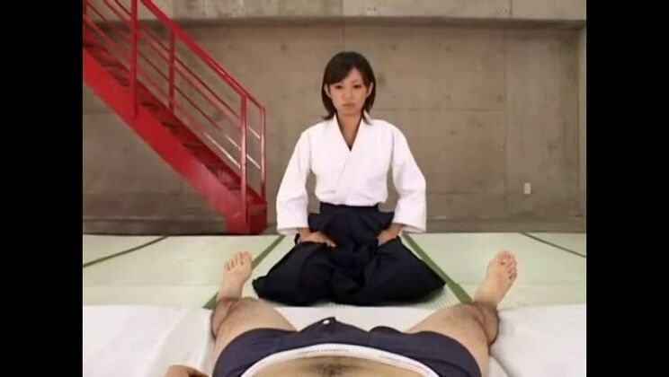 Heißeste japanische Hure beim exotischen Blowjob, Amateur-JAV-Clip