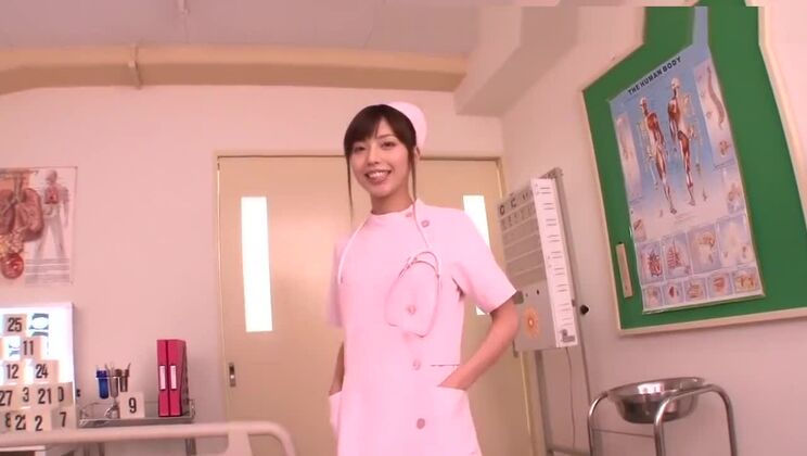 Heißer Fußjob von einer Krankenschwester