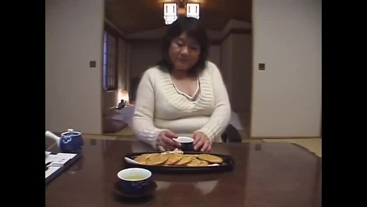 Exklusive japanische Schlampe in neuer JAV-Clip-Show