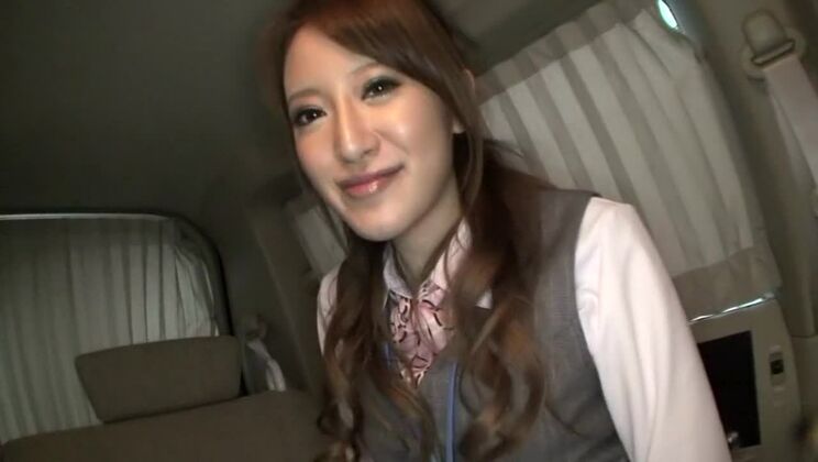 Geile japanische Schlampe in einem fantastischen Outdoor-Blowjob-JAV-Clip