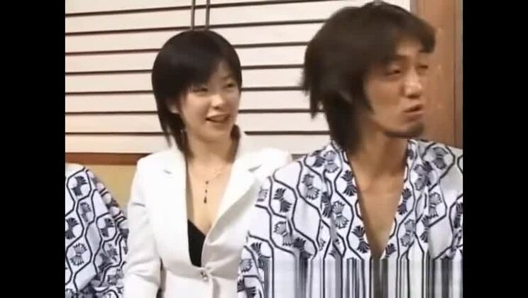 Asiatische Schlampen haben Spaß