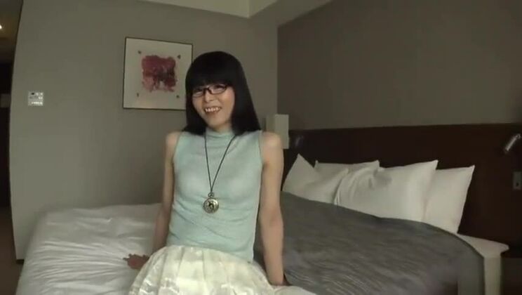 Neue japanische Hure im besten ungeschnittenen JAV-Clip.