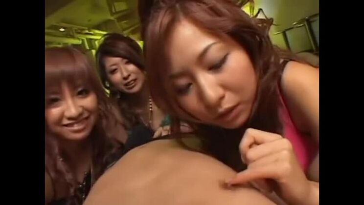 Die heißesten Aktivitäten der Erwachsenenszene: Arschlecken, verrückteste Show ansehen