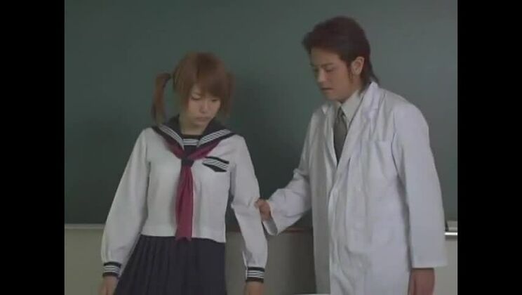 Die fabelhafte japanische Model Airu Misogi in einem fantastischen Masturbations- und Blowjob-JAV-Clip.