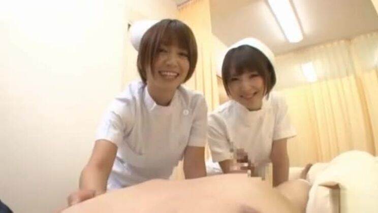 Geile Krankenschwester, die wie verrückt vögelt