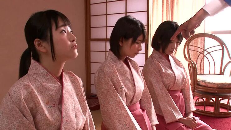 Exotisches japanisches Mädchen in unglaublichem zensiertem JAV-Fingering-College-Clip