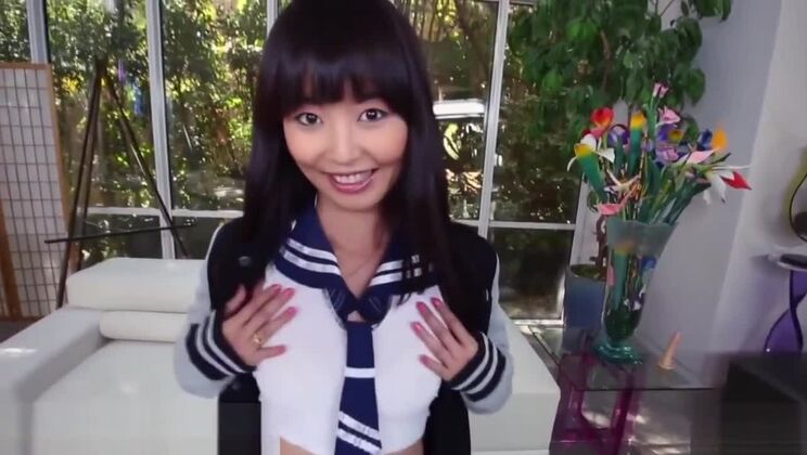 Asiatische Schlampe reitet BBC