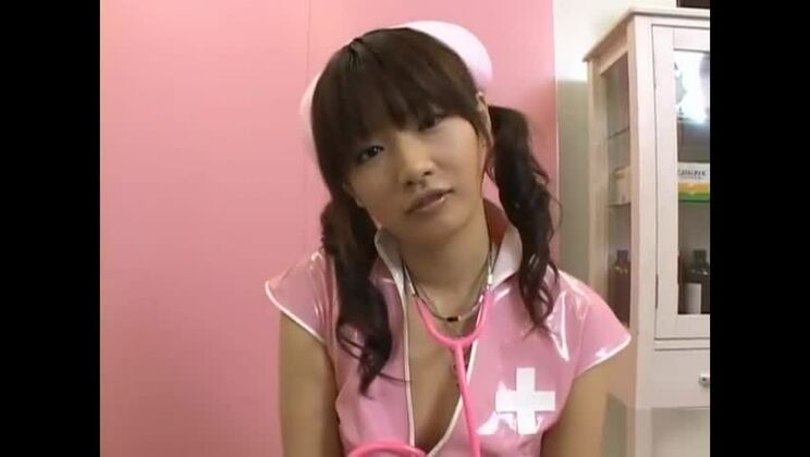 Akane Ohzora, heiße asiatische Krankenschwester, wird anal gefickt