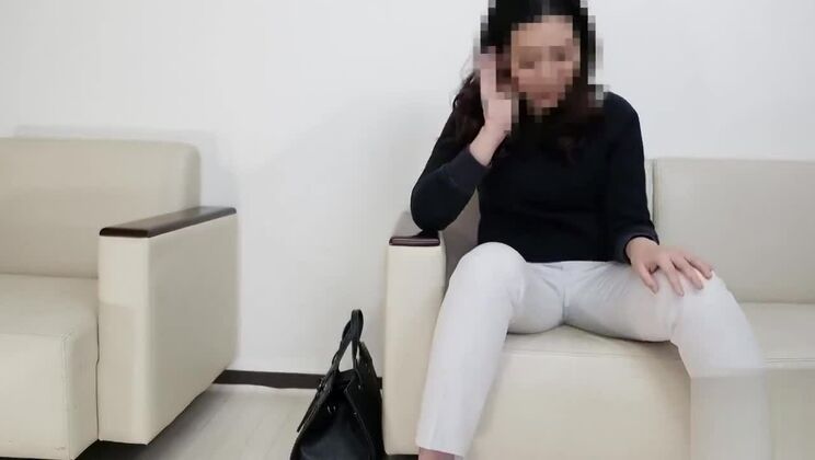 Mädchen beim Einnässen erwischt 3