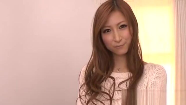 Mutter-Schlampe genießt es, hart gefickt zu werden