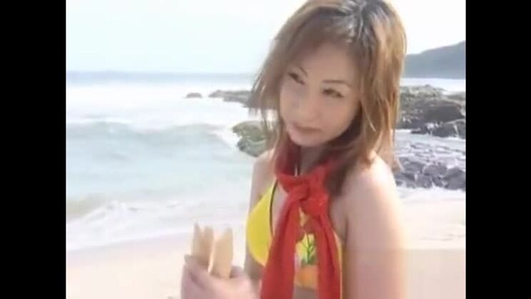 Die lüsterne Süße Mami vergnügt sich mit einem großen Rindfleischbajonett