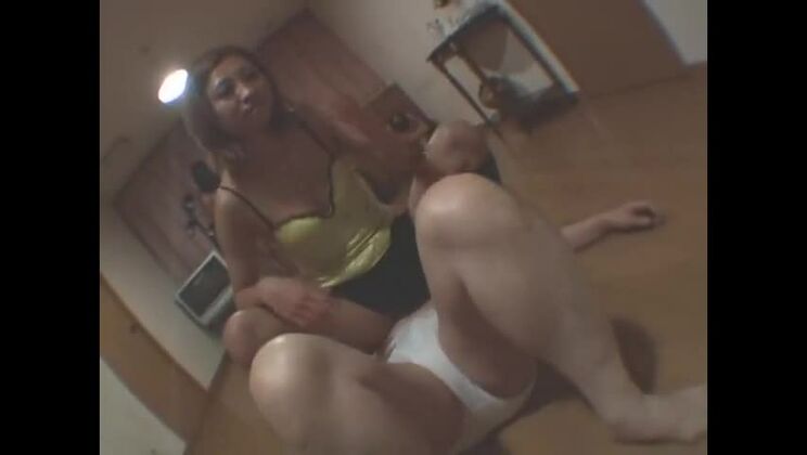 Fantastischer zensierter JAV-Sexclip mit den heißesten japanischen Frauen