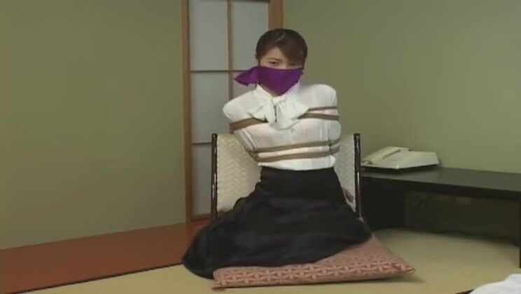 Ausgezeichnete Bondage-Szene (XXX), schau sie dir an!