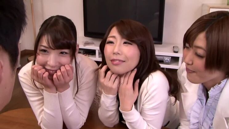 Geiles japanisches Model in fantastischem Gruppensex, MILF JAV-Film