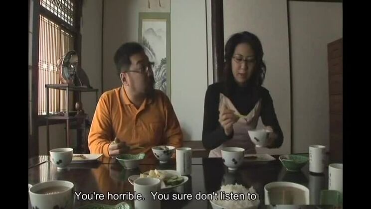 Sakura teilt ein wunderschönes lesbisches Sexabenteuer