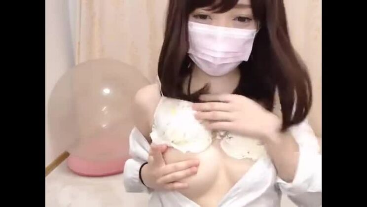 Fantastischer Solo-Pornofilm mit wilder Frau, schau ihn dir an!