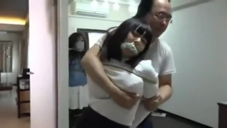 Jpdamsel knebelte 2 Mädchen