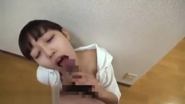 Japanische süße Teenagerin POV Blowjob zu Hause