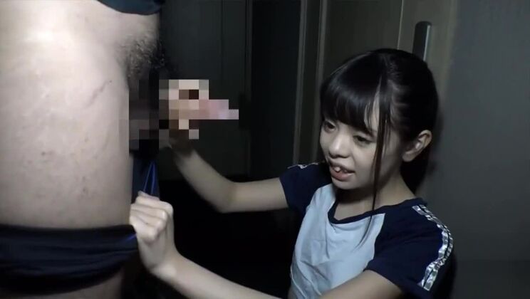 Fantastischer Sexclip mit kleinen Brüsten – die heißesten!