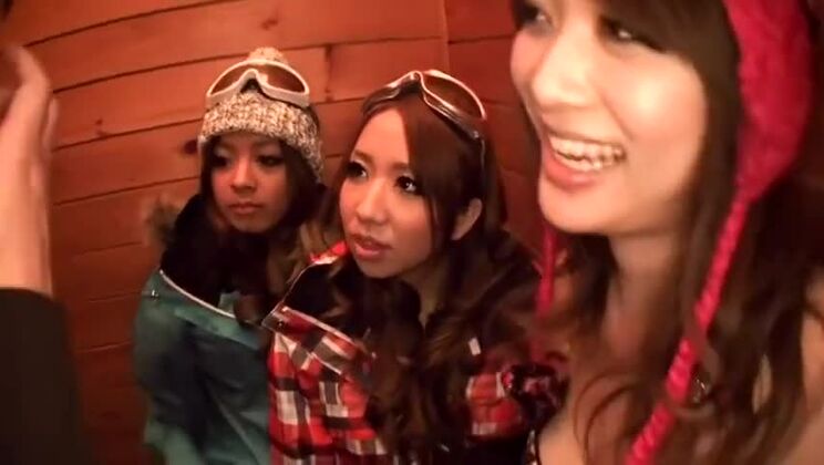 Schwanzlutsch-Pornovideo mit Akari Hoshino, Rin Aikawa und Wakana Kinoshita