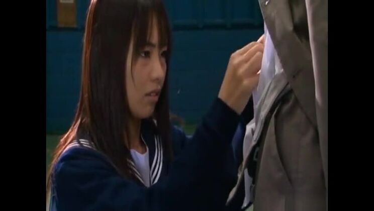 Hikaru Ayuhara, japanische Schülerin, gibt einen Blowjob