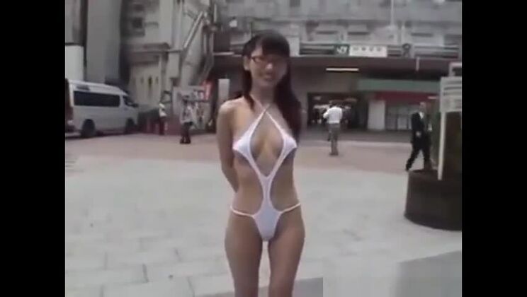 Halbnackt durch die Straßen Tokios laufen