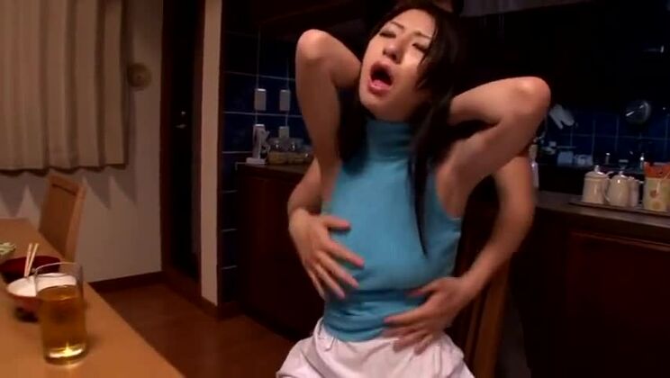 Die umwerfende asiatische Mutter Hitomi Honjo