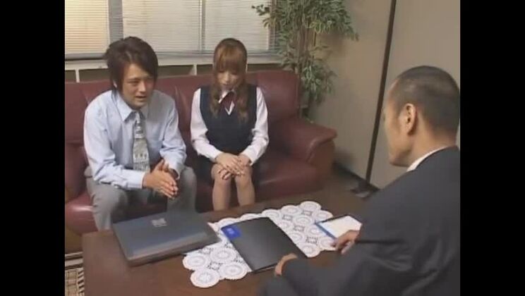 Heißeste Japanerin Saki Kisaki in einem fantastischen Cougar-JAV-Video