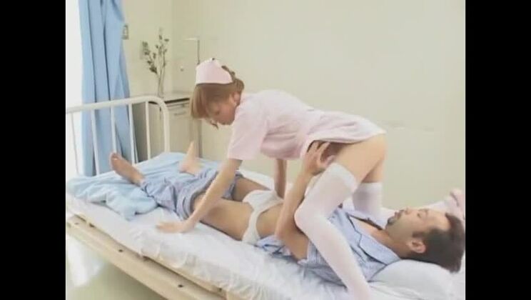 Geile Japanerin in Amazing Nurse/Naasu, Cunnilingus JAV-Video