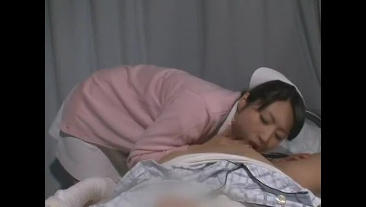 Exotische Japanerin Azusa Akanishi, Sana Kanato, Yume Kimino im Crazy Handjobs, Nurse/Naasu JAV-Clip