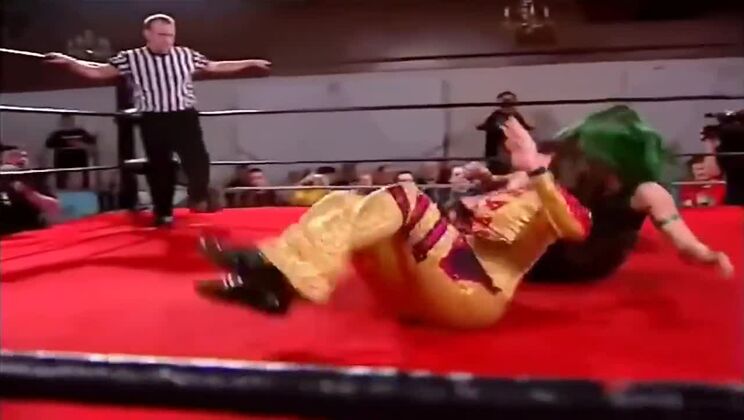 (Frauen-Wrestling) Dark Angel Sarah Stock vs. MsChif