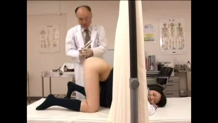 Neueste japanische Schönheit in exklusiver JAV-Szene mit kleinen Brüsten – nur für dich!