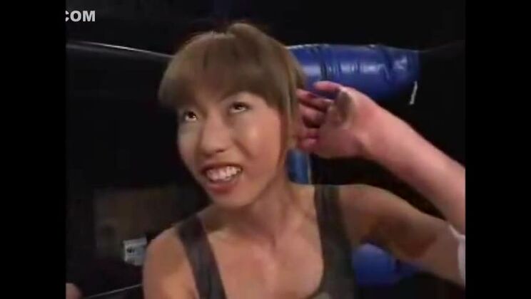 Pelea zwischen 2 Japanern Echter Kampf zwischen 2 japanischen Mädchen