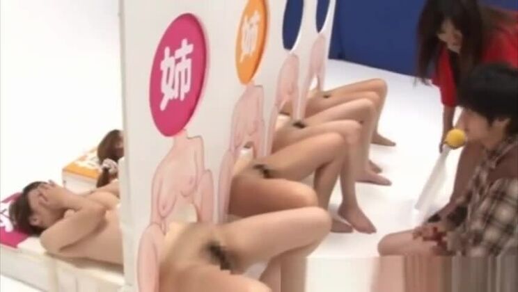 Asiatische Schönheit lässt sich ihre Muschi durchnehmen und kann nicht genug davon bekommen