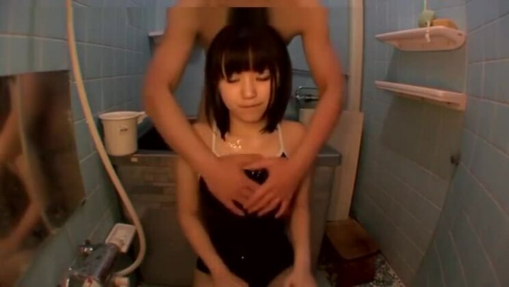 Verrückteste japanische Hure im neuen JAV-Film mit kleinen Brüsten, schau ihn dir an!