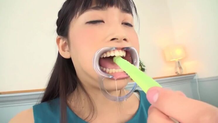 Verrückter Pornofilm mit Brünetten – schau mal rein!