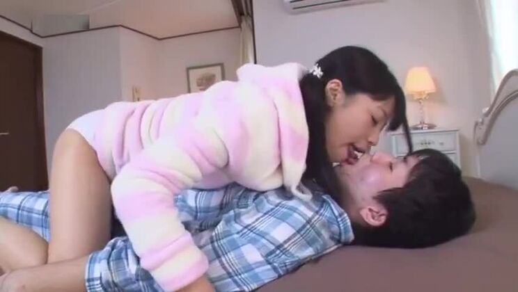 ARMG-198 Schulmädchen küssen und lecken