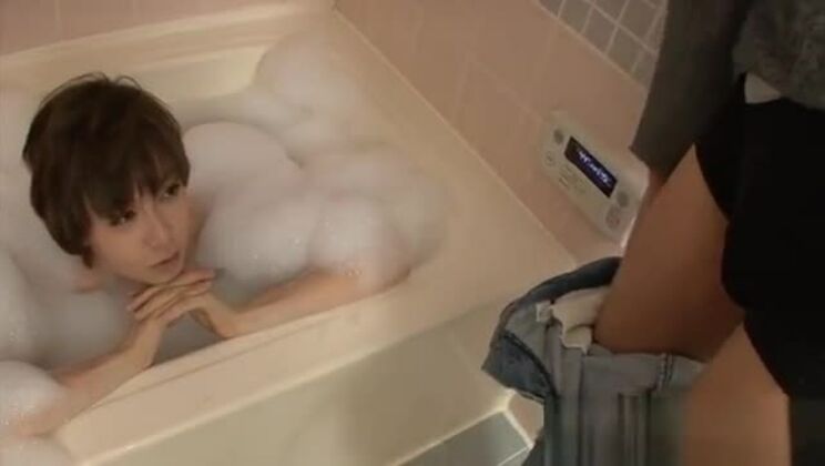 Verlockende japanische Fellatio