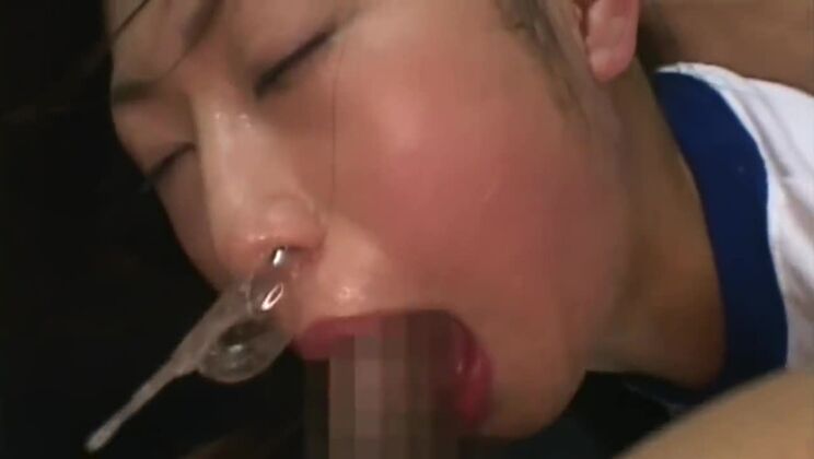 Japanische Schülerin Deepthroat 03