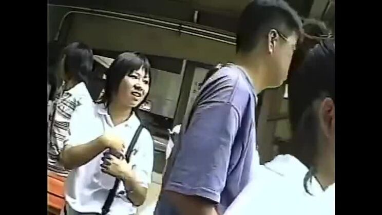 Japanische Upskirt-Compilation mit unauffälligen Schönheiten