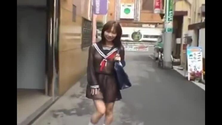 Mikan, das heiße asiatische Model, zeigt gerne ihre Brüste (Teil 2)