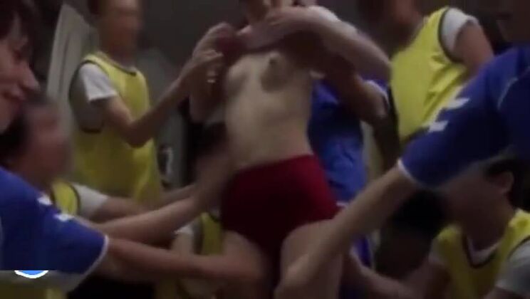 Asiatische Teenagerin von mehreren Männern vergewaltigt